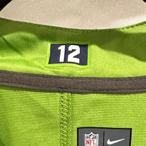 Nike Men's Green and Navy Seahawks Jersey - Picture 3 of 16